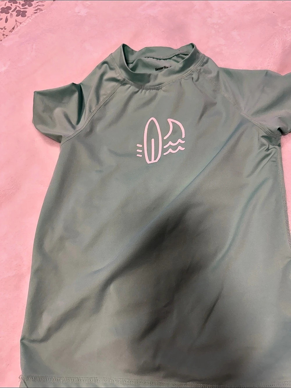 BesserBay Boys 130M Green Athletic Tee Like New